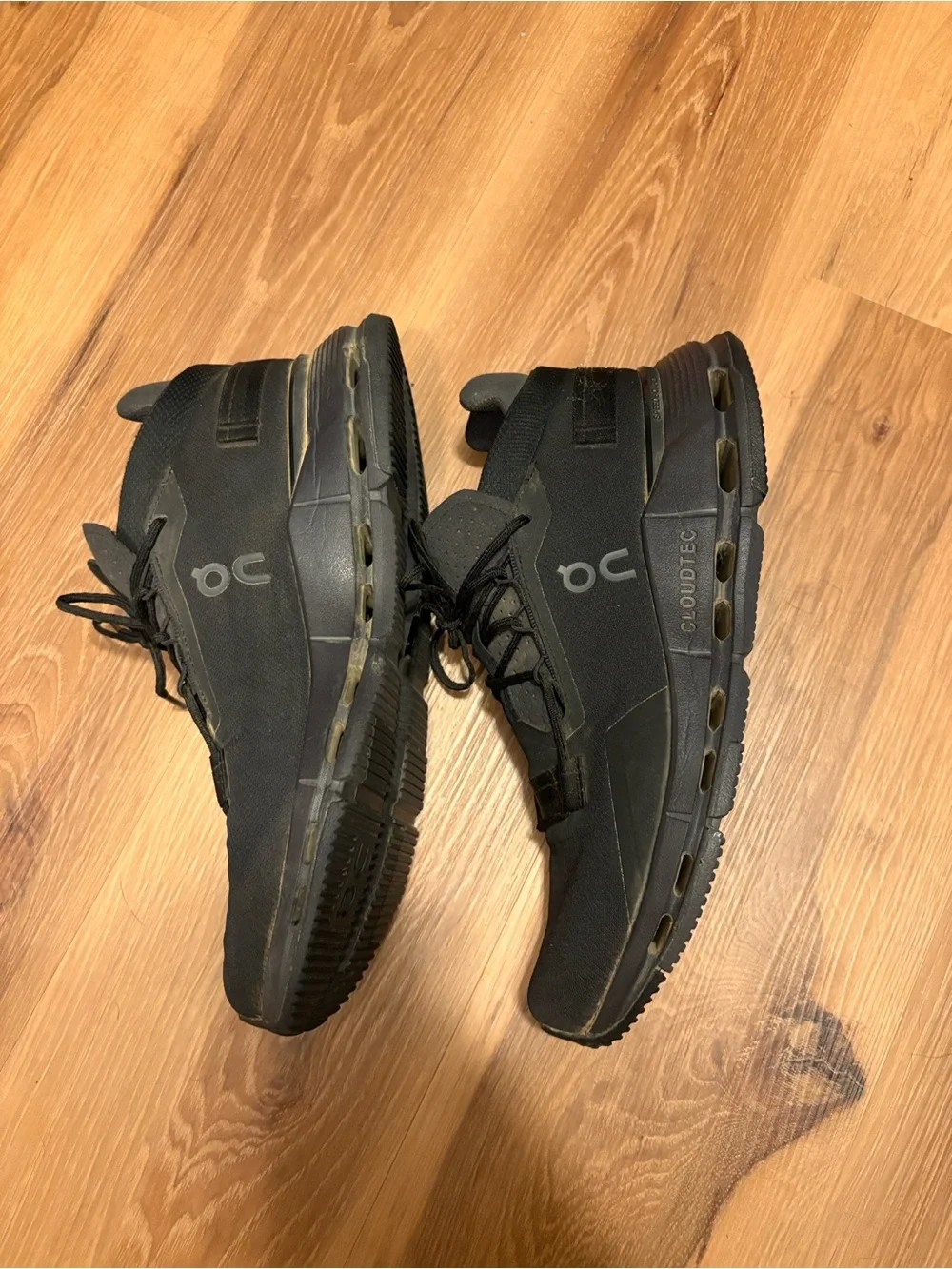 On Running Men’s Black Athletic Cloud-Inspired Sneakers